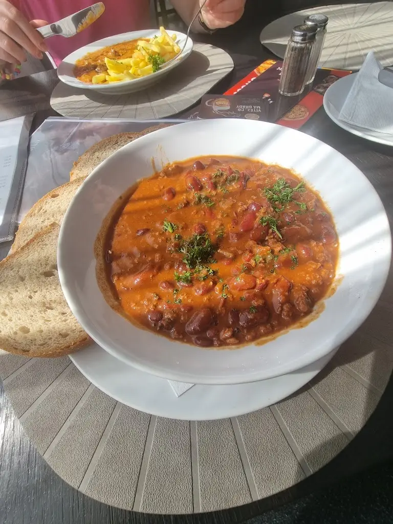 Jakub Dvořák_Restaurace Želatovice_Dřevohostice_review