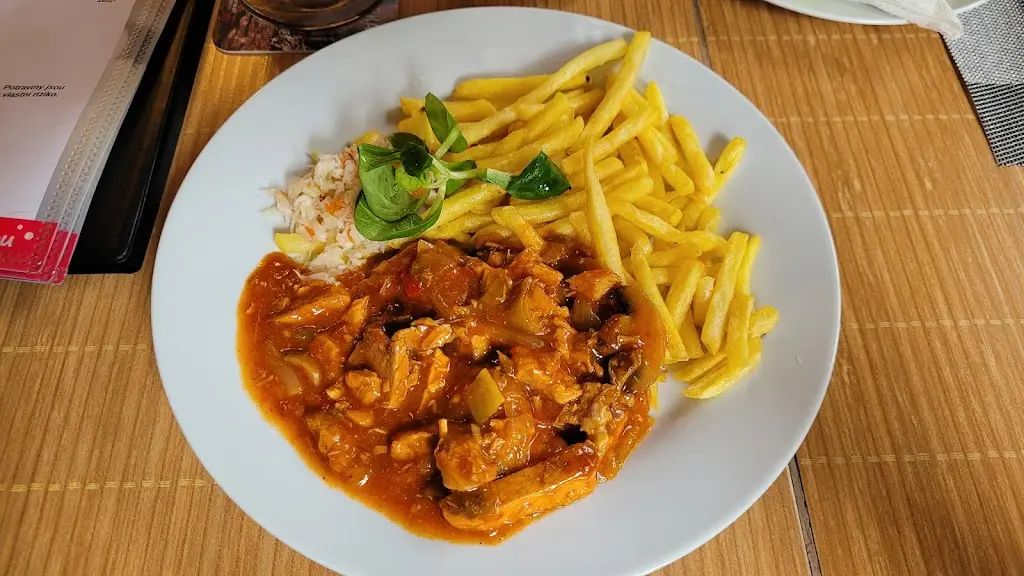 Pavel Navrátil_V Údolí (U Potkana)_Hlubočky_review