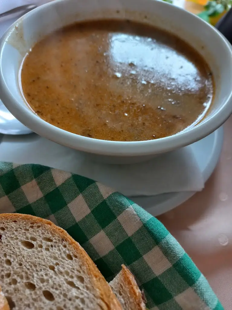 Jana Bartoňová_Cukrárna Hlubočky_Hlubočky_review