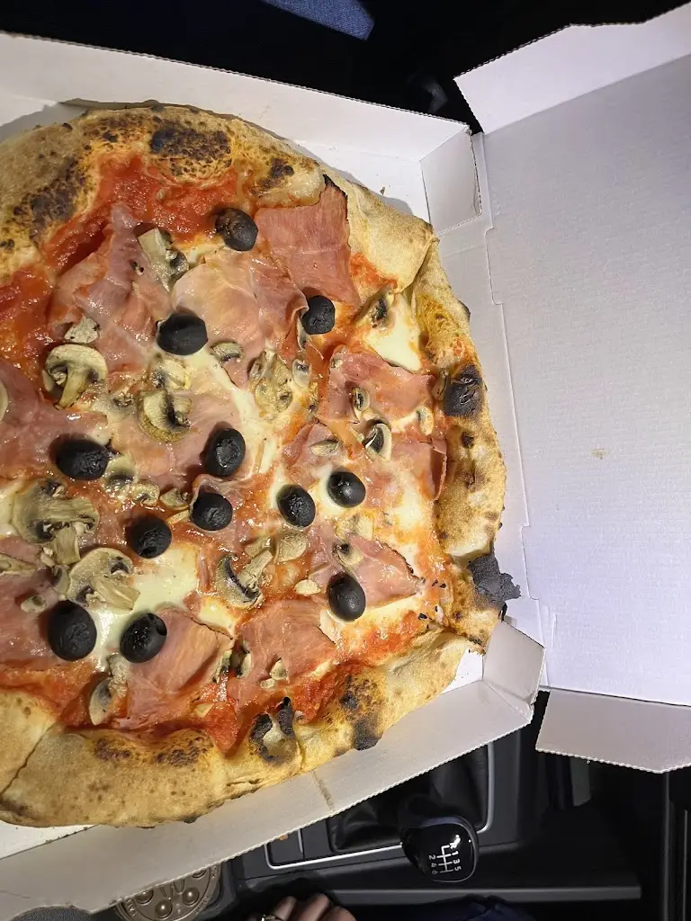 Libor Smékal_Pizza Hradlo_Grygov_recensione