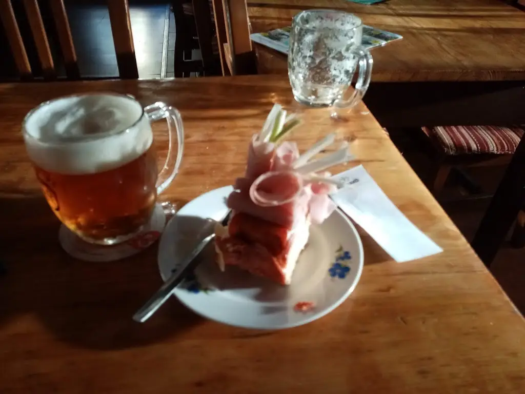 Jaroslav Vavra_Hospoda a nocleh U Kapličky_Grygov_review