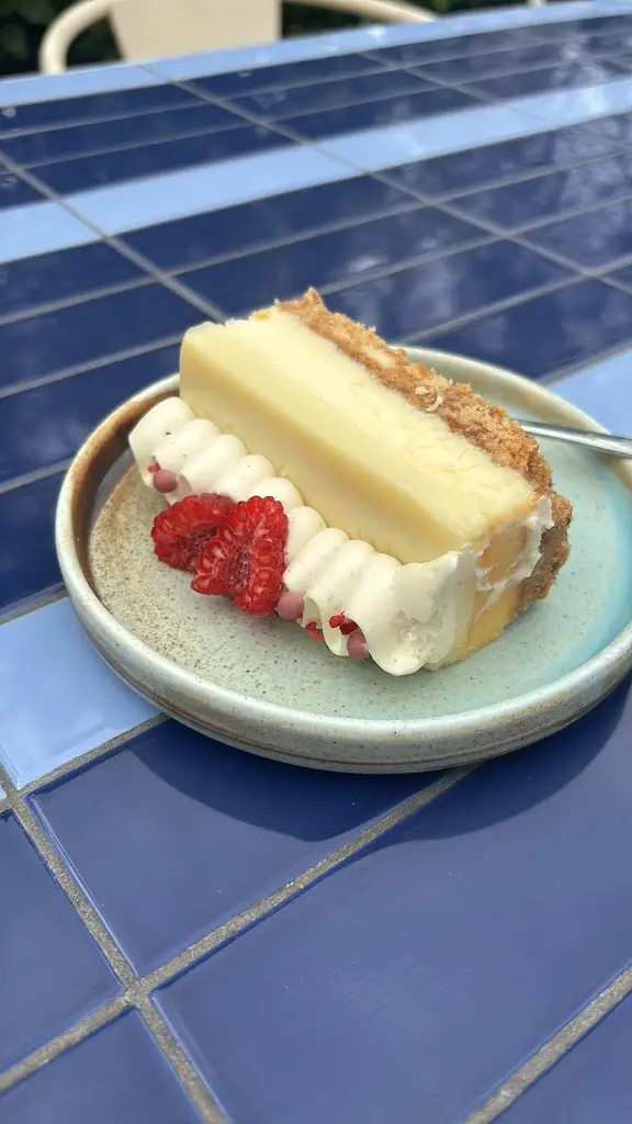 Natalie Roughly_Kafej_Katovice_recensione