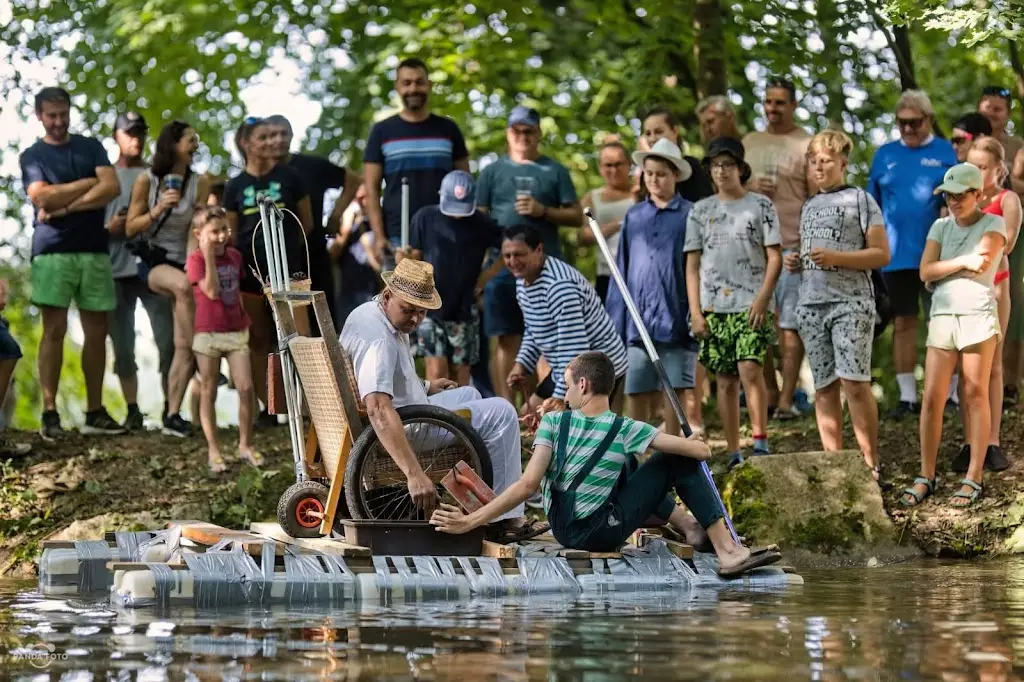 David Zvoncak_PÁDLO MORAVA cyklisticko- vodacký kemp_Horka nad Moravou_review