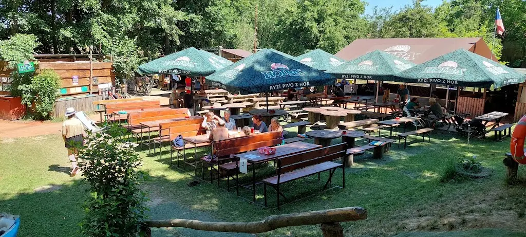 PÁDLO MORAVA cyklisticko- vodacký kemp ristorante a Horka nad Moravou
