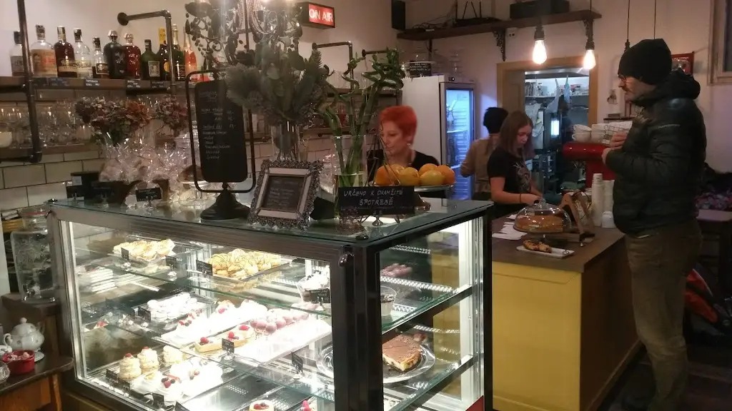 Zafar Iqbal_CAFELIER No. 523_Kostelec na Hané_recensione