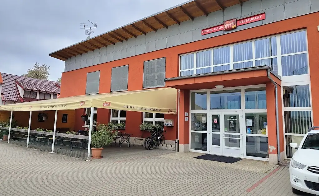 petr mob_Litovel Classic Restaurant_Konice_review