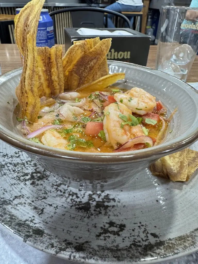 Aimee Gelves_Restaurante PERIKITO PIM PIM_Bernartice_review