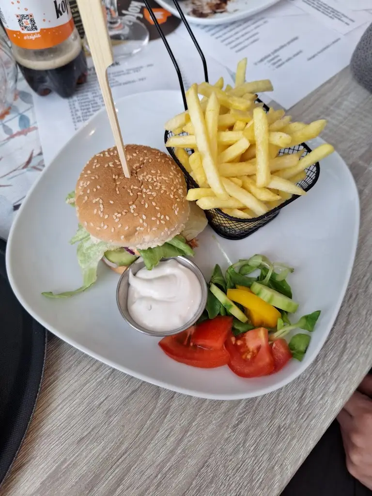 Aneta Kejmarova_Bistro & Café Kouzlo_Konice_review