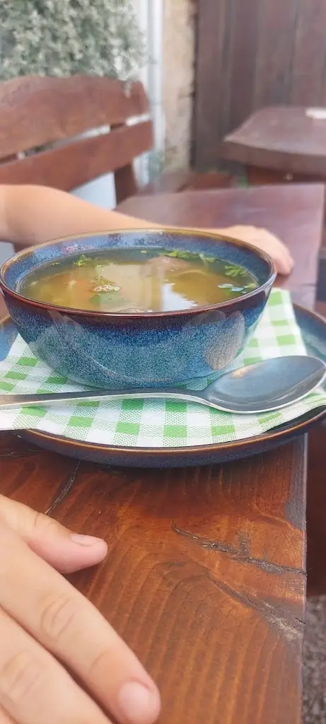 Jiří Bouzek_Vinařská stodola Konice_Konice_review