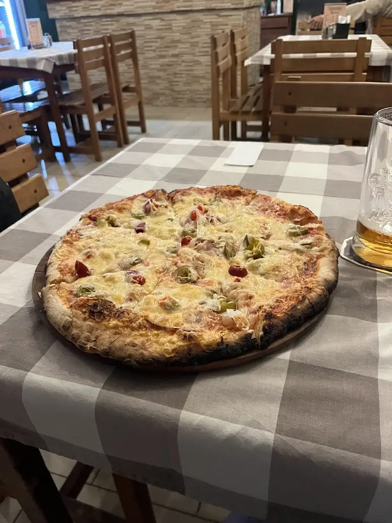 Tonda Šálek_Restaurace a pizzerie u Šmoldasů_Litovel_review