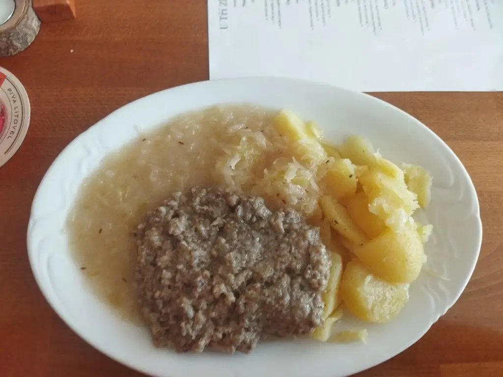 Michal Nedbálek_U Tří Zlatých Trojek_Litovel_review