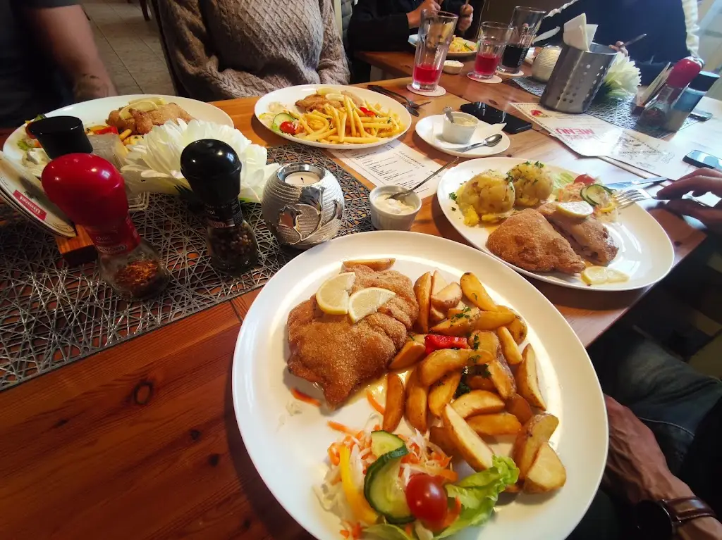 Veru Svoja_U Tří Zlatých Trojek_Litovel_review