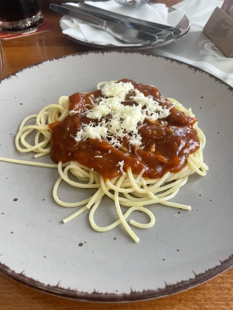 Samuel Knushi (Sympatickej Sam)_Restaurace Za Školou, Školní jídelna SOŠ Litovel_Litovel_review