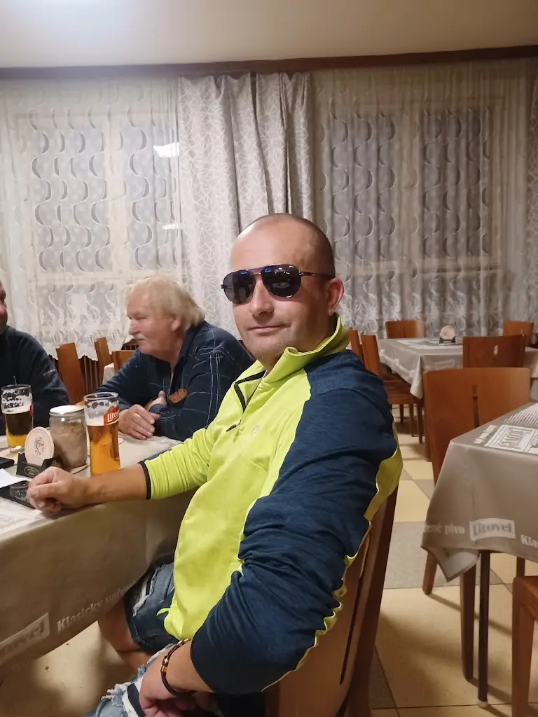 Tomáš Holas_Hostinec U Zeleného stromu_Litovel_review