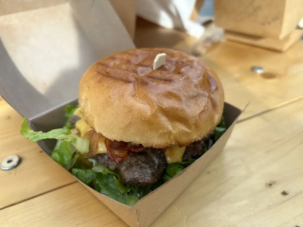 NogaCorp_Bistro ve vokně_Loštice_review