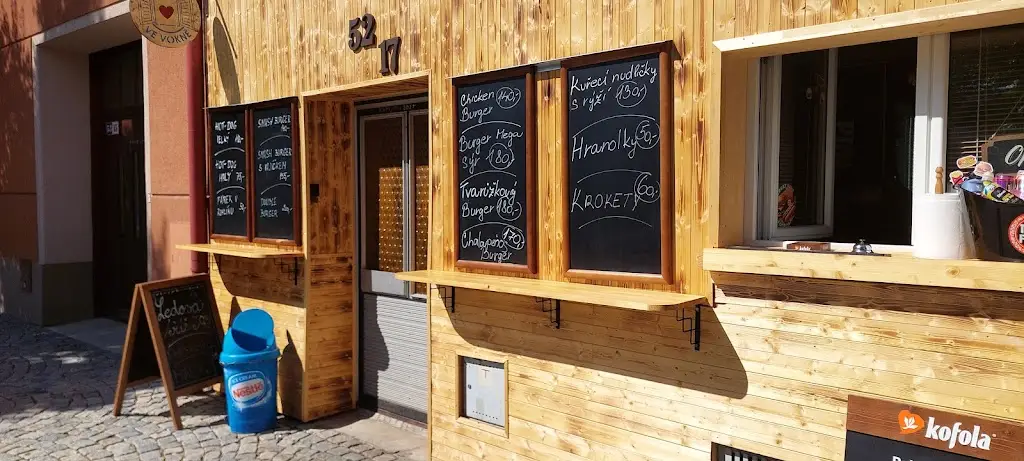 Bistro ve vokně restaurant in Loštice