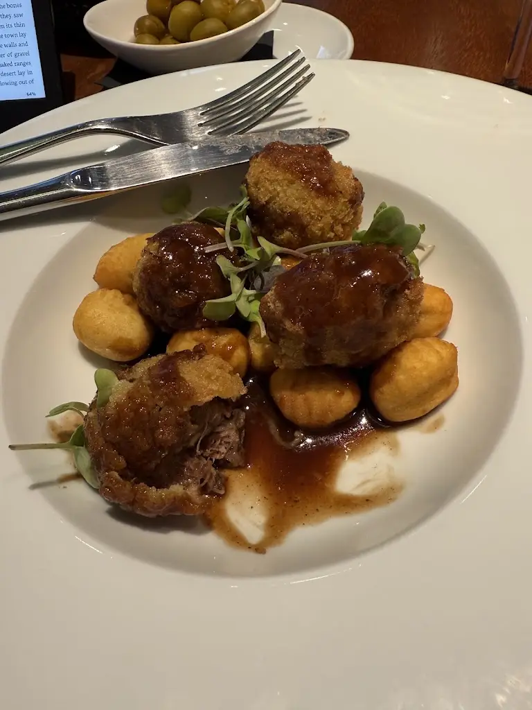 Jen Z_El Telón_Lutín_review