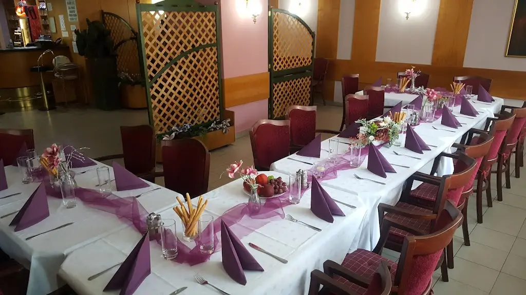 Restaurace U Medvěda_Moravský Beroun_slider_image_1