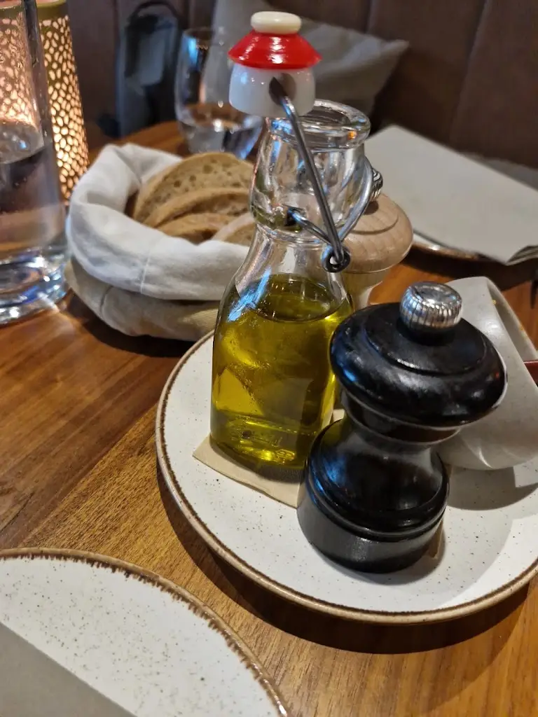 Ausamah Alharbi_Winestone_Katovice_review