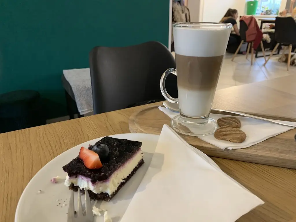 Olena Sobolieva-Tereshchenko_Bistro Café Linden_Náměšť na Hané_review