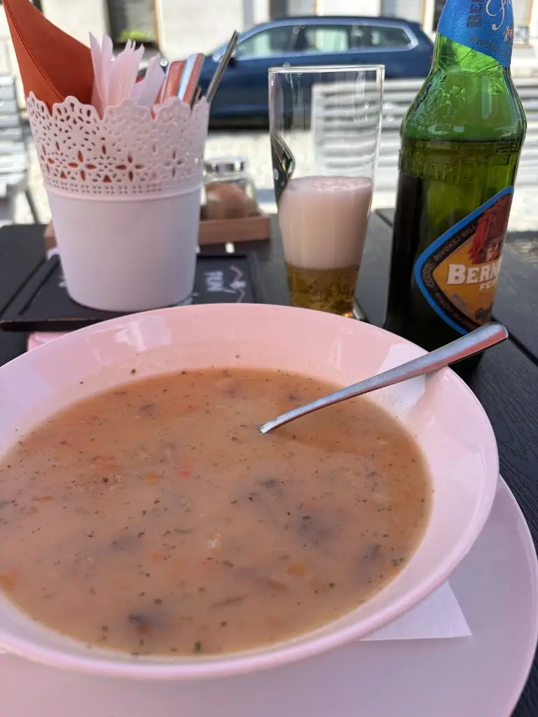 Ladislav Havelka_Bistro Café Linden_Náměšť na Hané_review