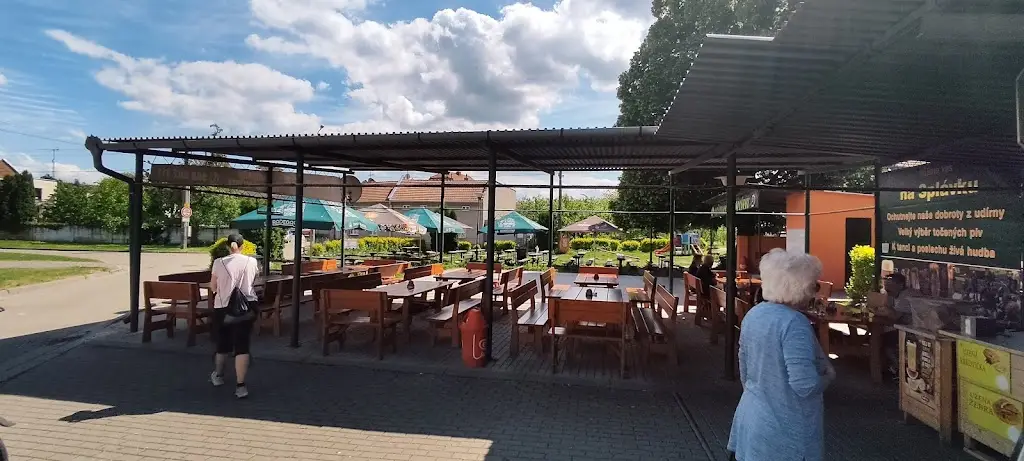 Občerstvení Na Splávku restaurant in Mostkovice