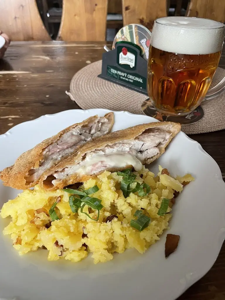 Mgr.Jiří Vávra_Hostinec na koupališti_Nezamyslice_review