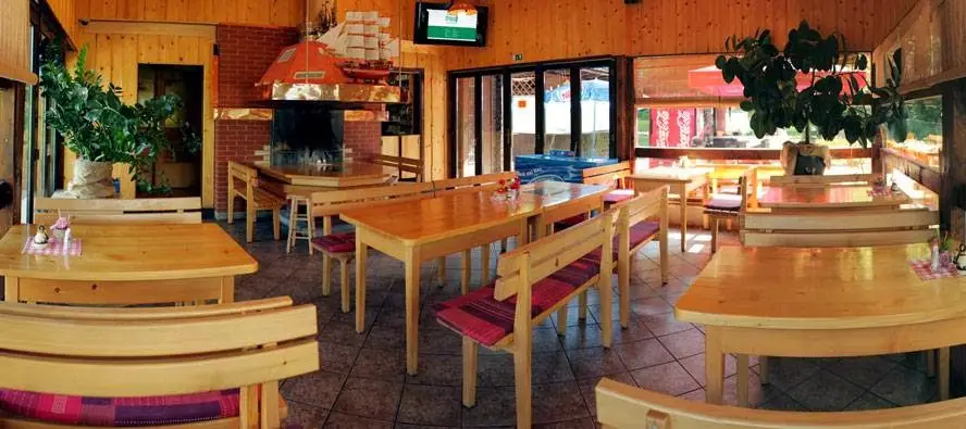 Ribnik Žeje restaurant in Náklo