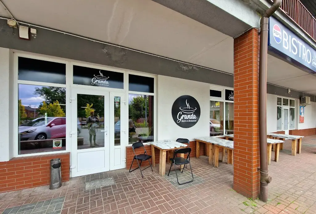 A W_Granda Bistro & Restaurant_Náklo_review