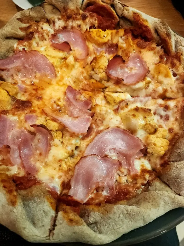 Misti St. Pierre_PLACEK (lokal przeniesiony na ul. Dworcowa 8)_Katovice_review