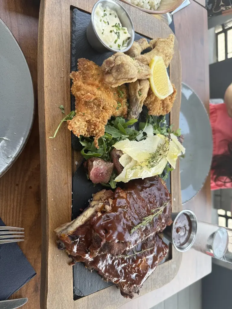 Miha Ferkulj_Restavracija STARA PRAVDA_Náklo_recensione