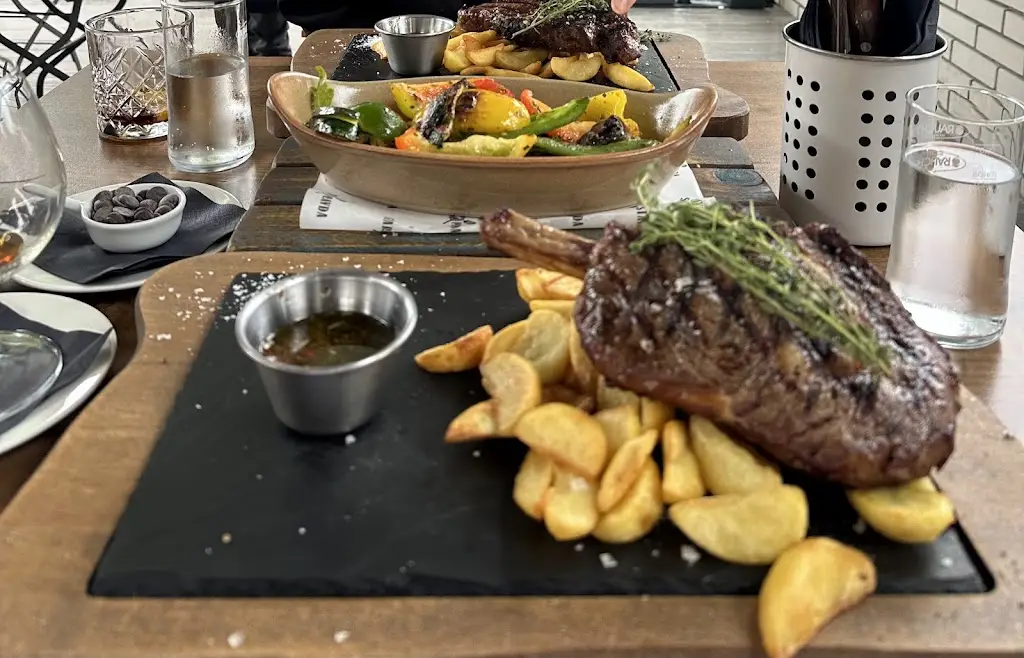 Aleksander Vujović_Restavracija STARA PRAVDA_Náklo_recensione