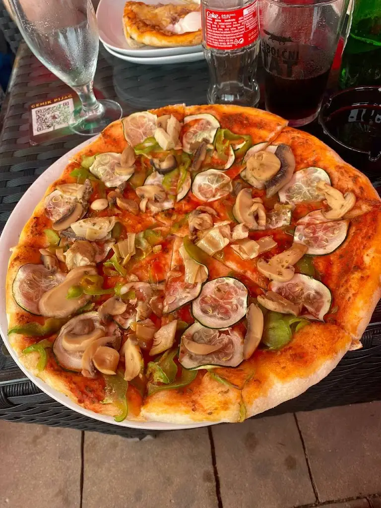 Venla Westerholm_La Vita_Náklo_review