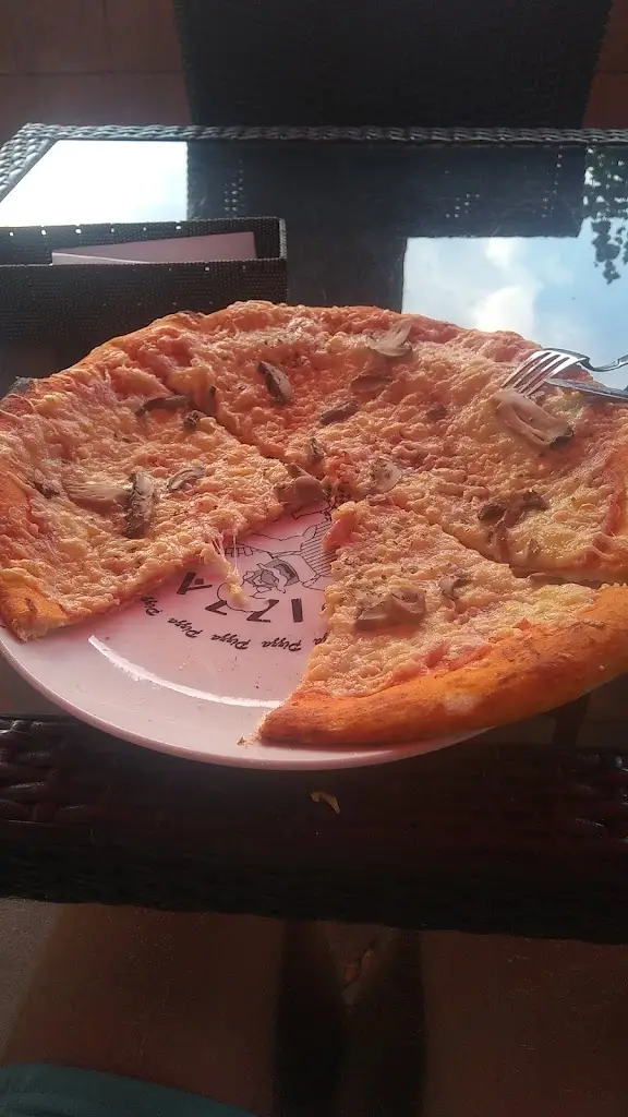 YANNI PILIGRIM_La Vita_Náklo_review