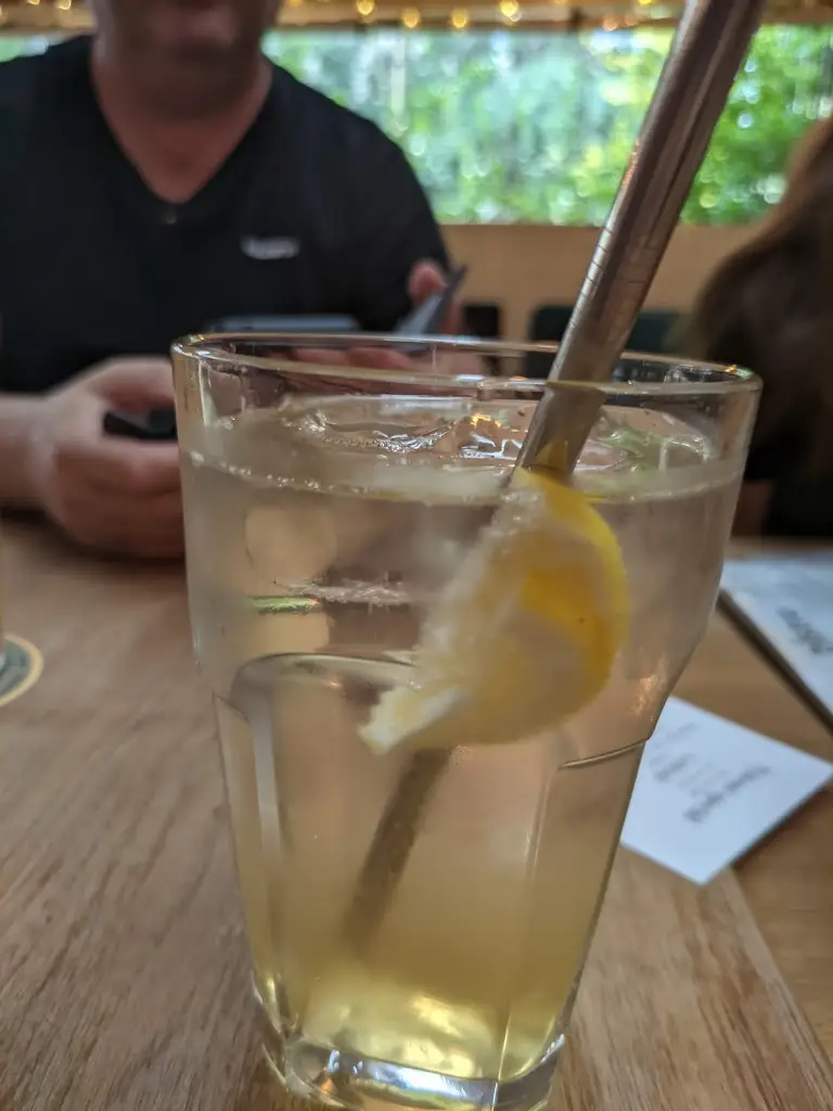 Samuel Cepek_Bistro J&J_Okres Šumperk_review