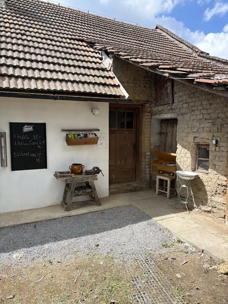 Občerstvení Na dvorečku_Přemyslovice_slider_image_1