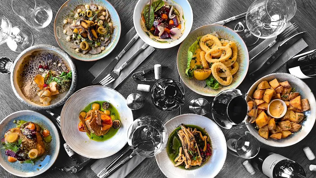 AMFORA RESTAURACJA & COCKTAILBAR_Katovice_slider_image_3