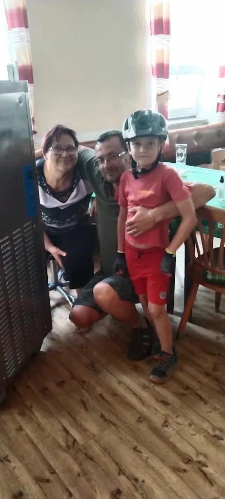 NIIK_Na dolni_Přáslavice_review