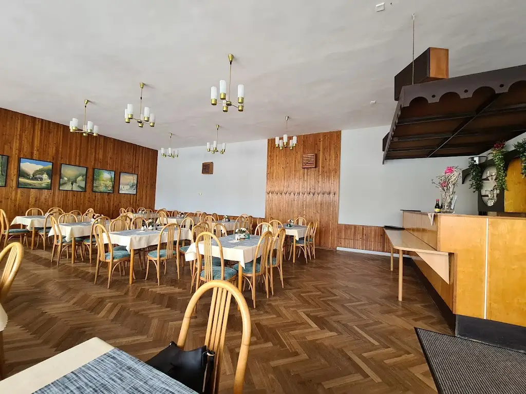 Restaurace Alfa_Protivanov_slider_image_1