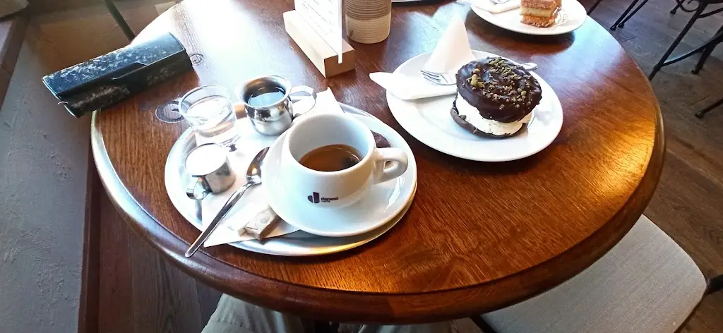 Miloš Sedláček_Kavárna Sidonie_Sobotín_recensione