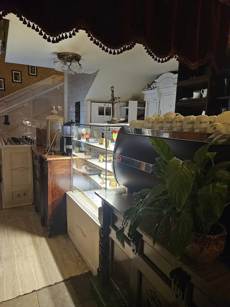 Dariusz Jemielniak (Pundit)_Cafe Kattowitz_Katovice_review