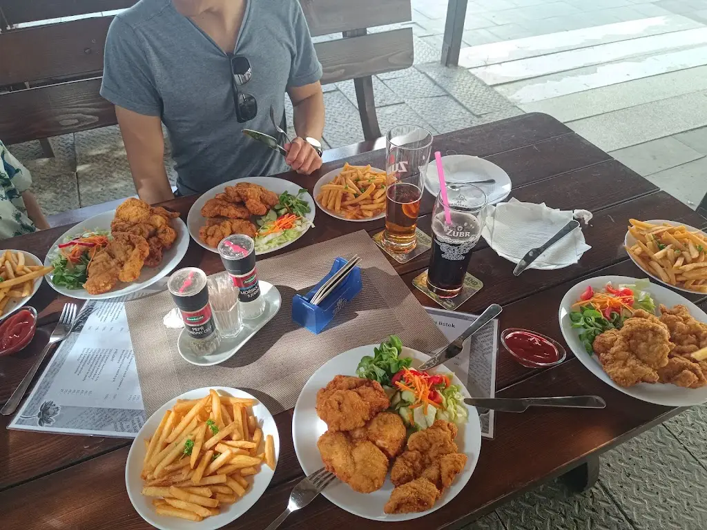 Sandra Labuda_U Tří králů_Tovačov_review