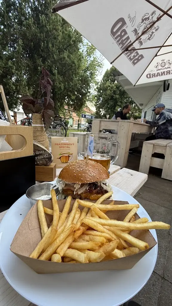 Lukáš Polách_Park Určice_Určice_review