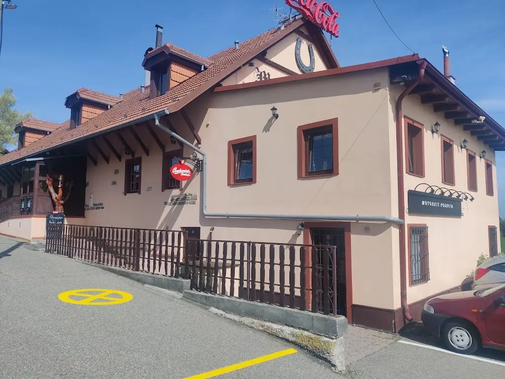 Motorest Podkova_Určice_slider_image_3