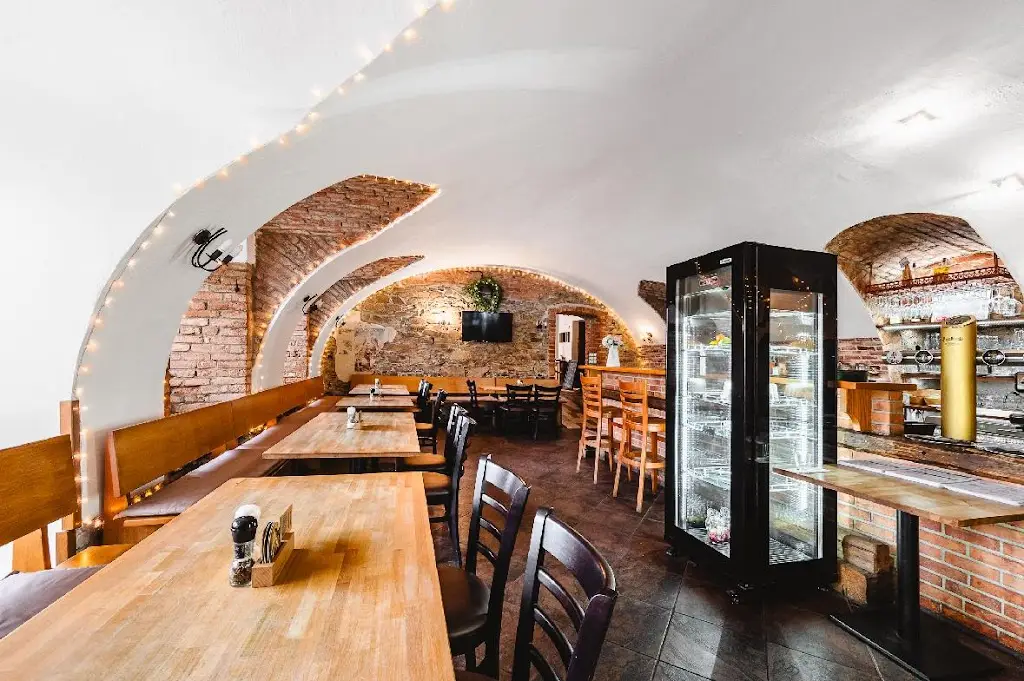 EXPEDICE Hanácká restaurace_Šternberk_slider_image_1