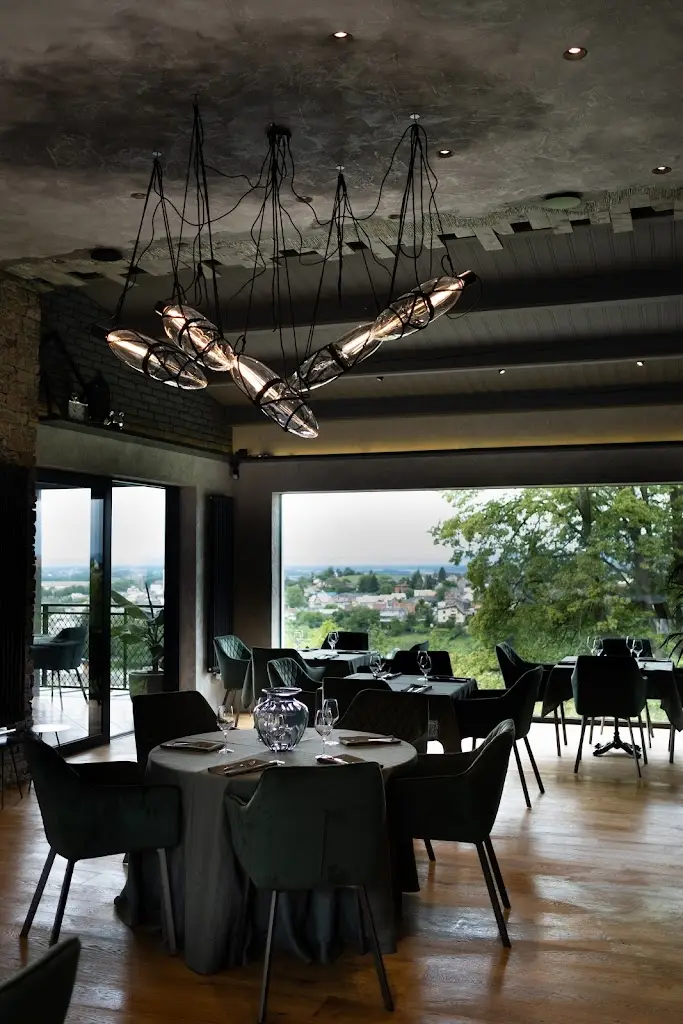 Restaurant a Pension u Hradu_Šternberk_slider_image_1