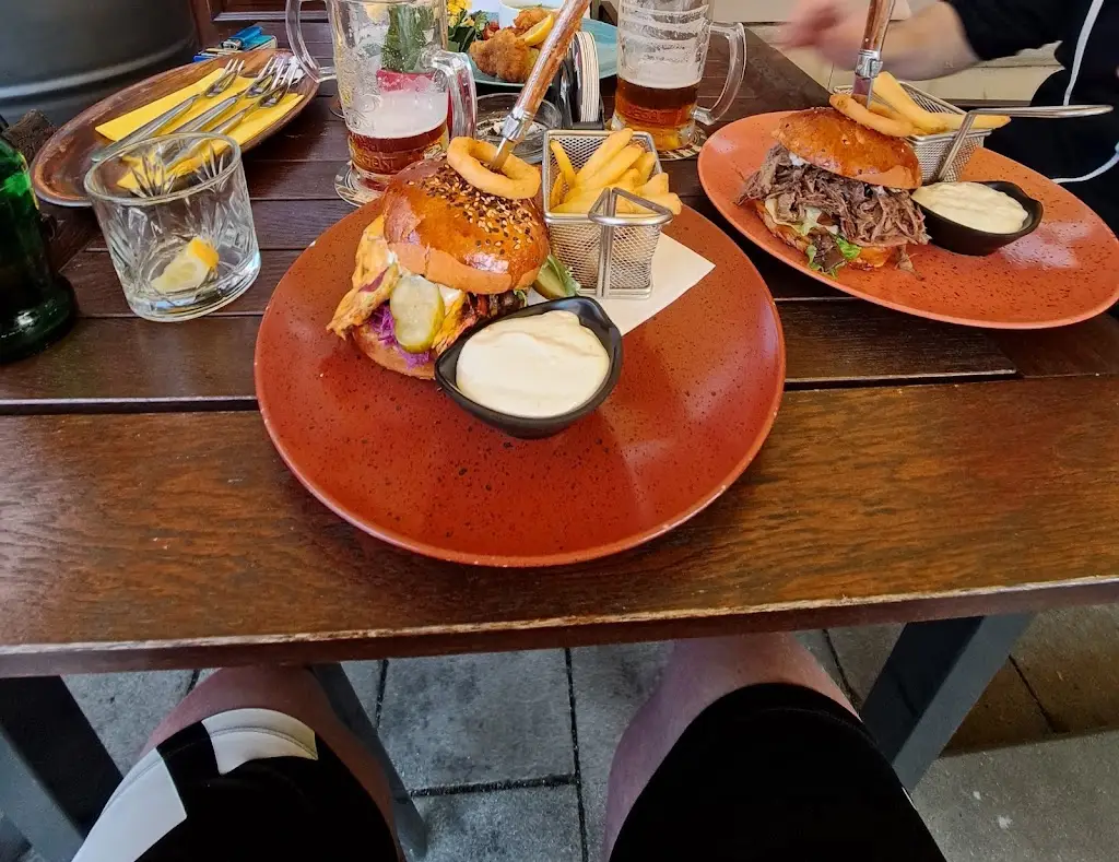 Jakub Vlček (Bafan)_Kulhavá Koza - originál pub & bar_Uničov_recensione