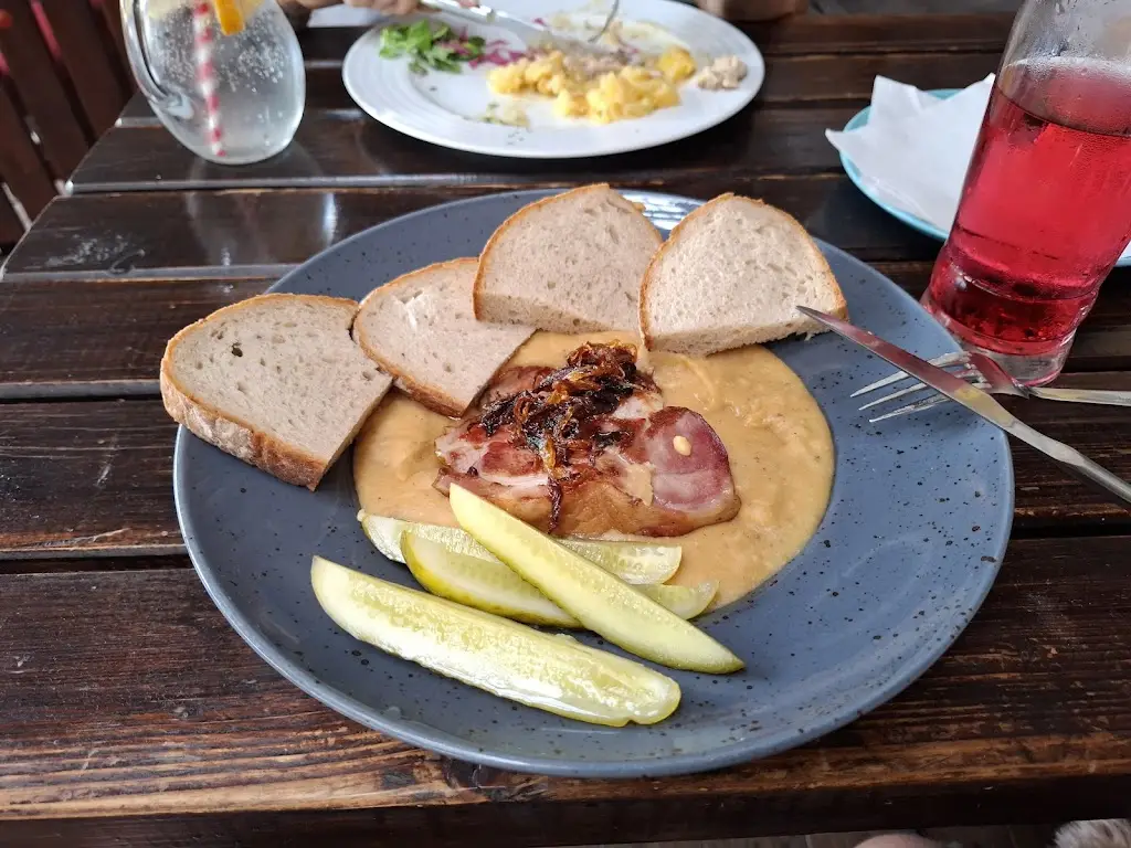 Jakub Březina_Restaurace a vinárna U Radnice_Uničov_review