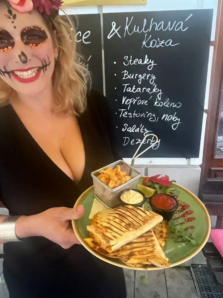 Restaurace a vinárna U Radnice_Uničov_slider_image_3