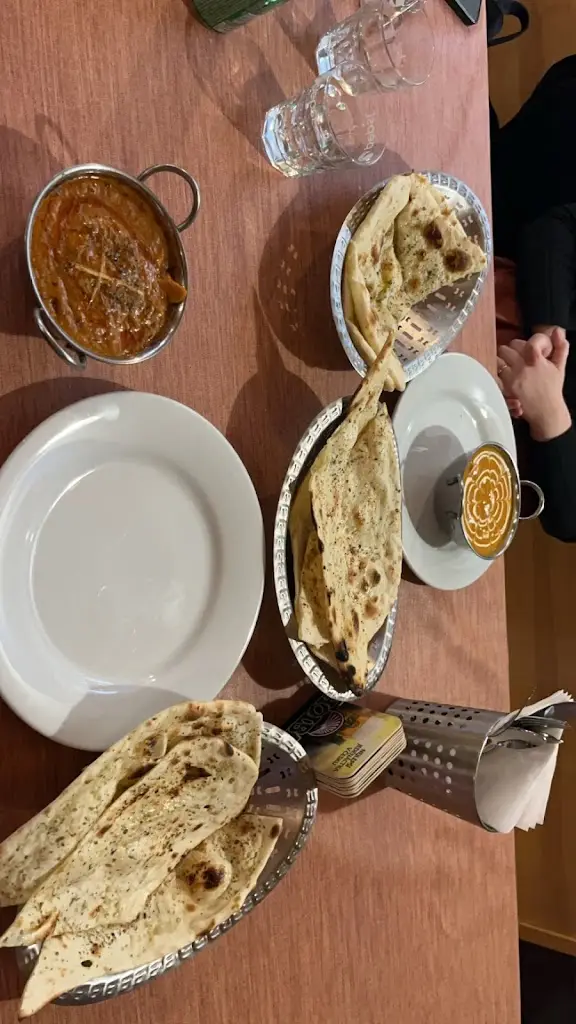 Muhammad Wasif Athar_Diwali indicka restaurace_Uničov_recensione